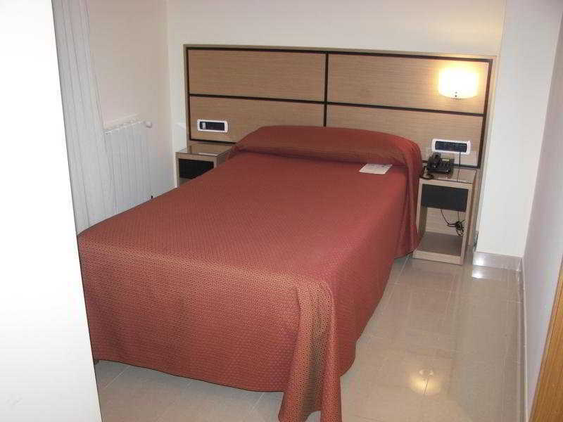 Hotel Dona Lola Castellón de la Plana Esterno foto