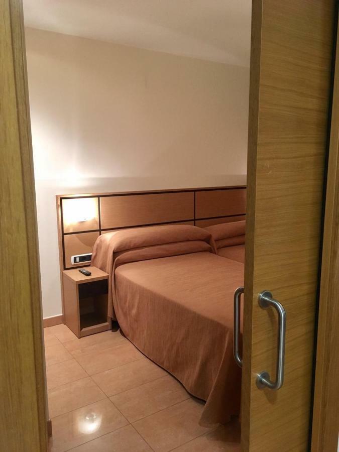 Hotel Dona Lola Castellón de la Plana Esterno foto